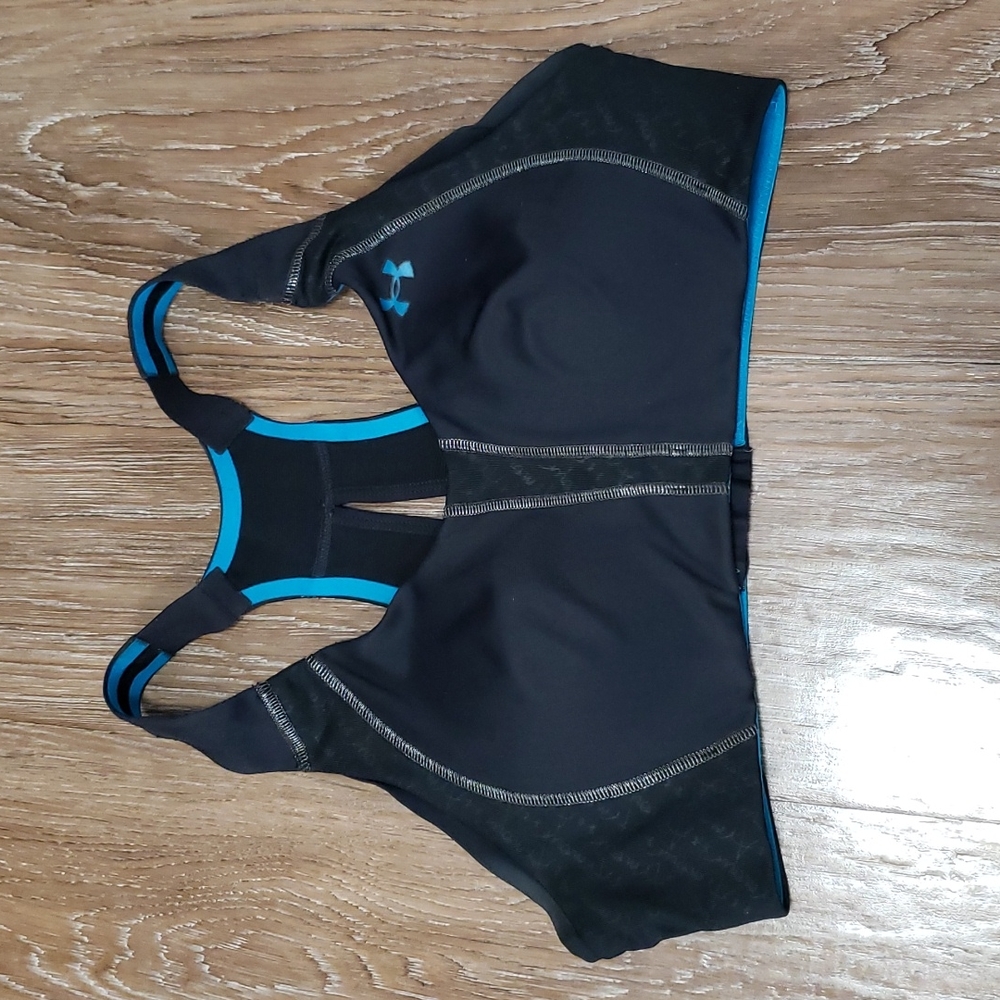 34B Under Armour "Armour Bra" Heatgear Racerback Gym Athletic Athleisure Active